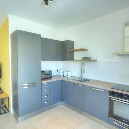 Spacious One Bedroom With Study Jgri1-1 شقة سليمة