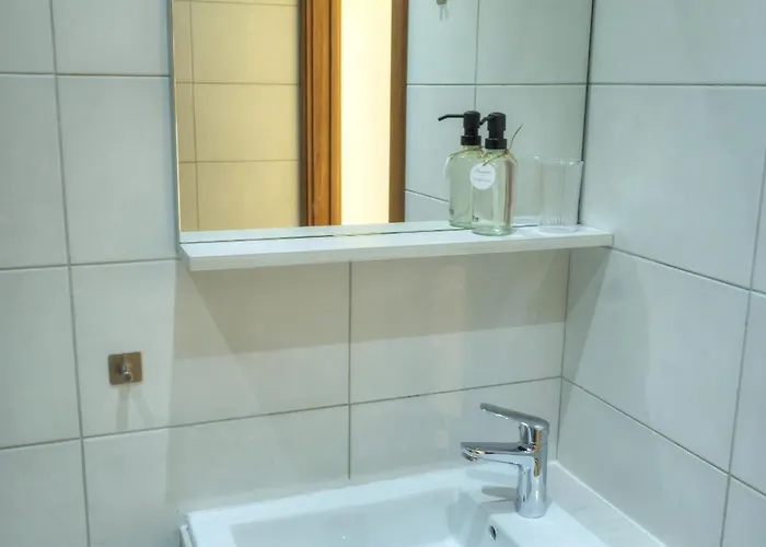 Spacious One Bedroom With Study Jgri1-1 *