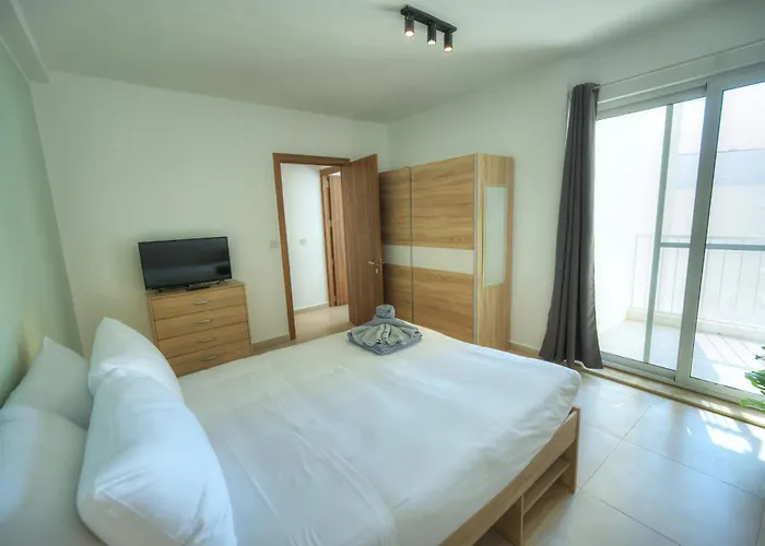 Spacious One Bedroom With Study Jgri1-1 Sliema