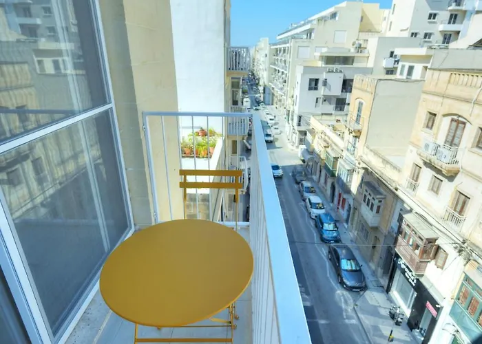 Spacious One Bedroom With Study Jgri1-1 * Sliema