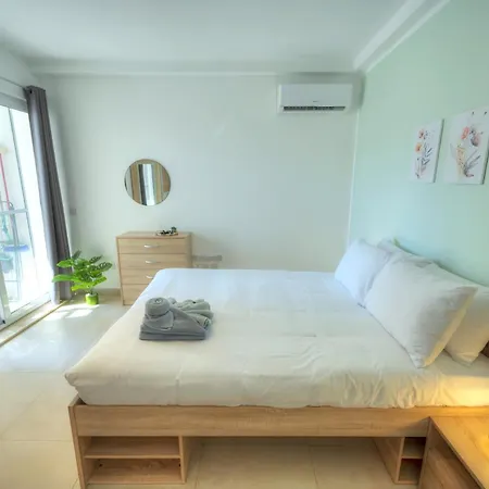 Spacious One Bedroom With Study Jgri1-1 Sliema